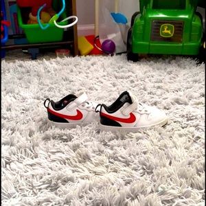 COPY - Toddler size 8c Nike shoe